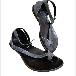 cydwoq Tomcat Women's Sandals size 37